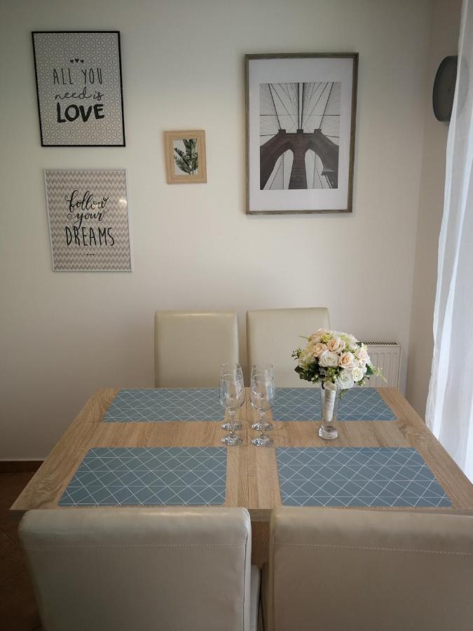 Voeroesmarty Apartman Miskolc - Belvaros - Downtown ภายนอก รูปภาพ