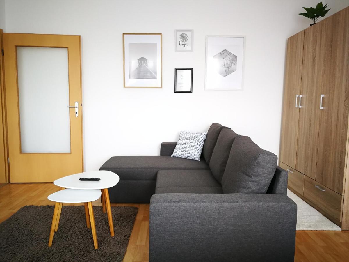 Voeroesmarty Apartman Miskolc - Belvaros - Downtown ภายนอก รูปภาพ